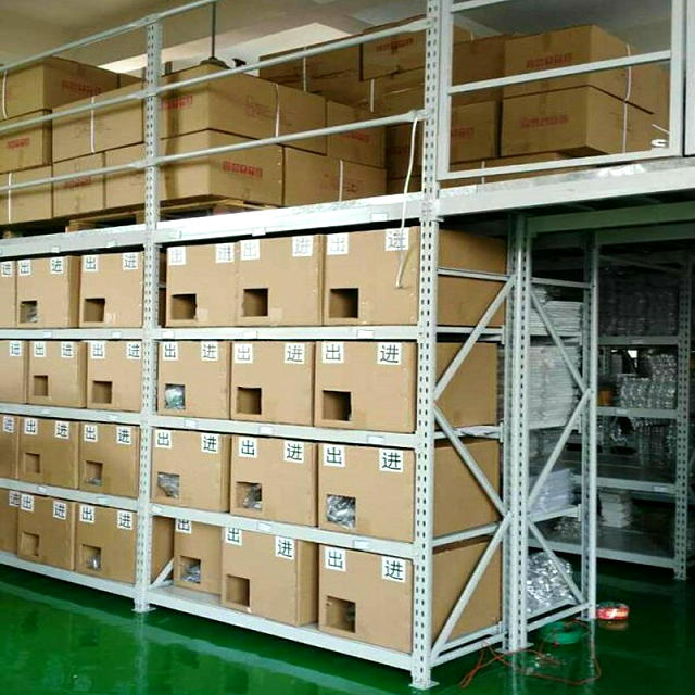 Entrepiso con soporte de rack de metal de servicio mediano de almacenamiento de alta densidad