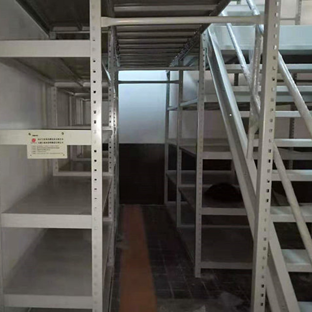 Estante de múltiples niveles con sistema de entresuelo con soporte para rack de servicio liviano para almacén